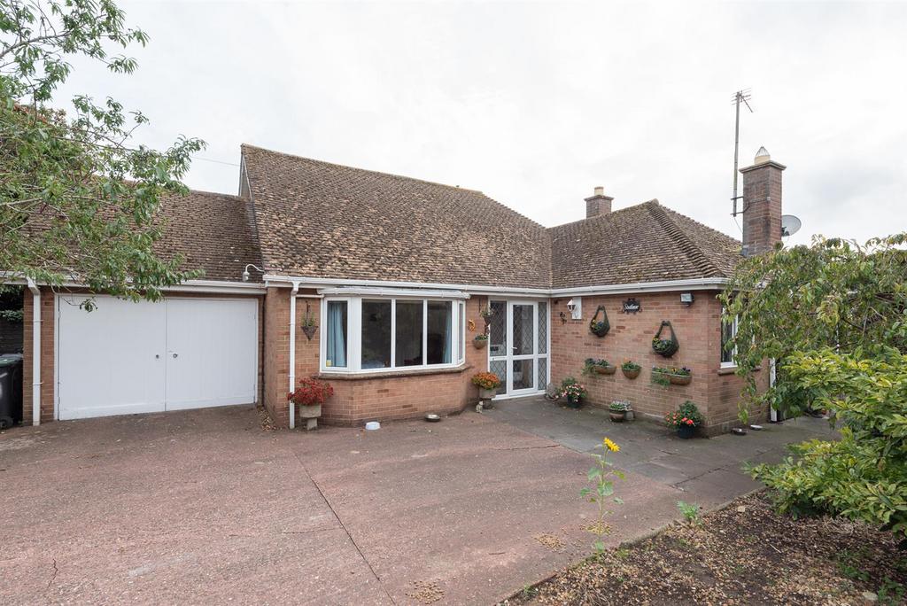 Nene View, Irthlingborough, Wellingborough 2 bed detached bungalow for