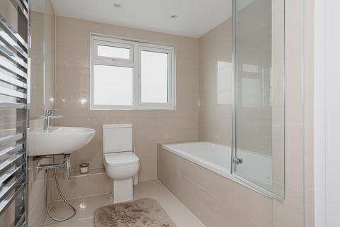 67 The Crescent, Epsom, KT18 7LJ