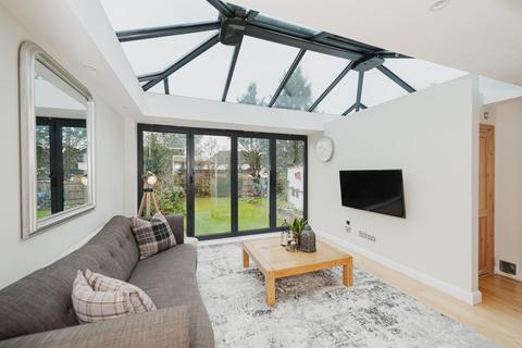 67 The Crescent, Epsom, KT18 7LJ