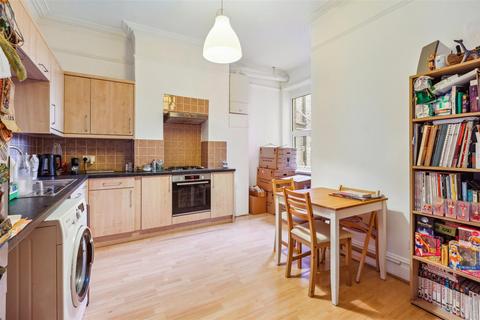 1 bedroom flat to rent, Chiswick High Road, London