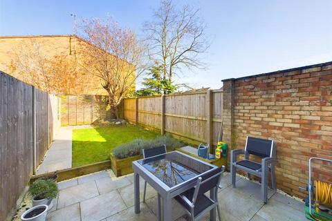3 bedroom terraced house for sale, Insley Gardens, Hucclecote, Gloucester