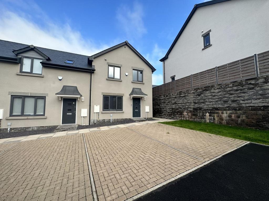 Hoggan Park, Brecon, LD3 3 bed end of terrace house for sale £270,000
