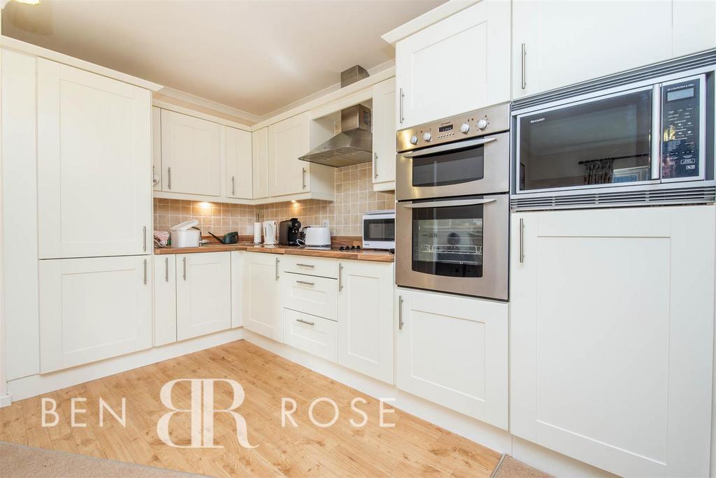 Lounge/Kitchen