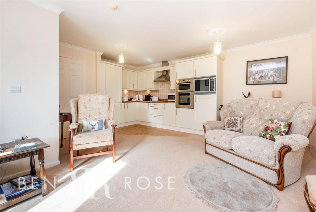 Lounge/Kitchen