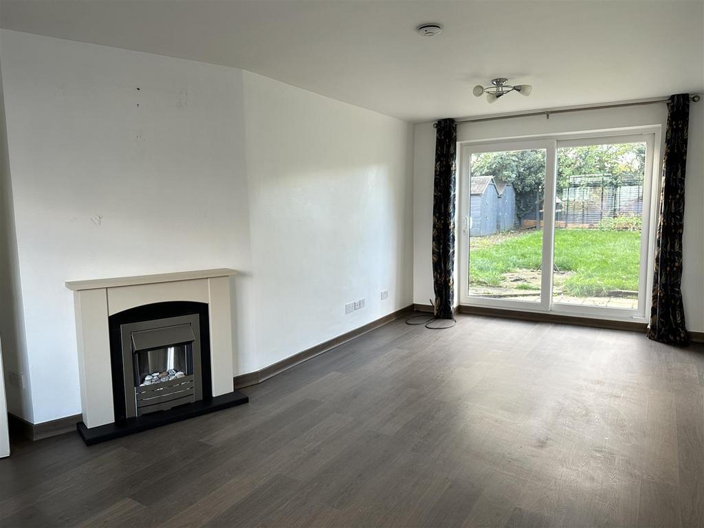 Avondale Road, Wigston 3 bed semidetached house for sale £270,000