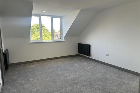6 bedroom semi-detached house for sale, Ocean Road, Leicester