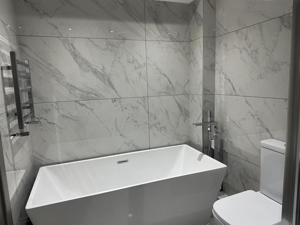 En-Suite Ground Floor
