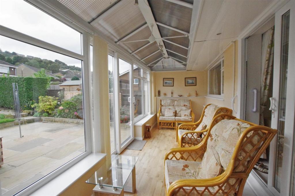 South Parade, Elland 2 bed semidetached bungalow for sale £200,000