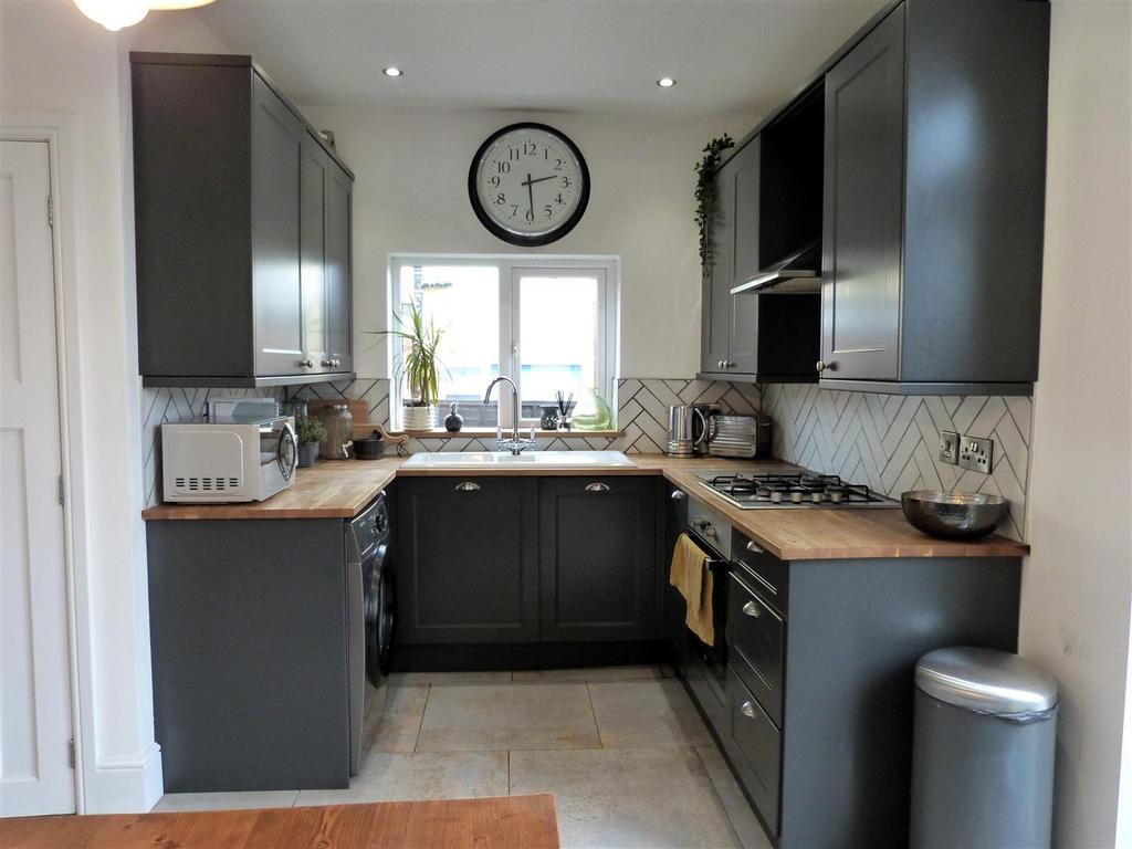 Glen Park Avenue, Glenfield 3 bed semidetached house for sale £295,000