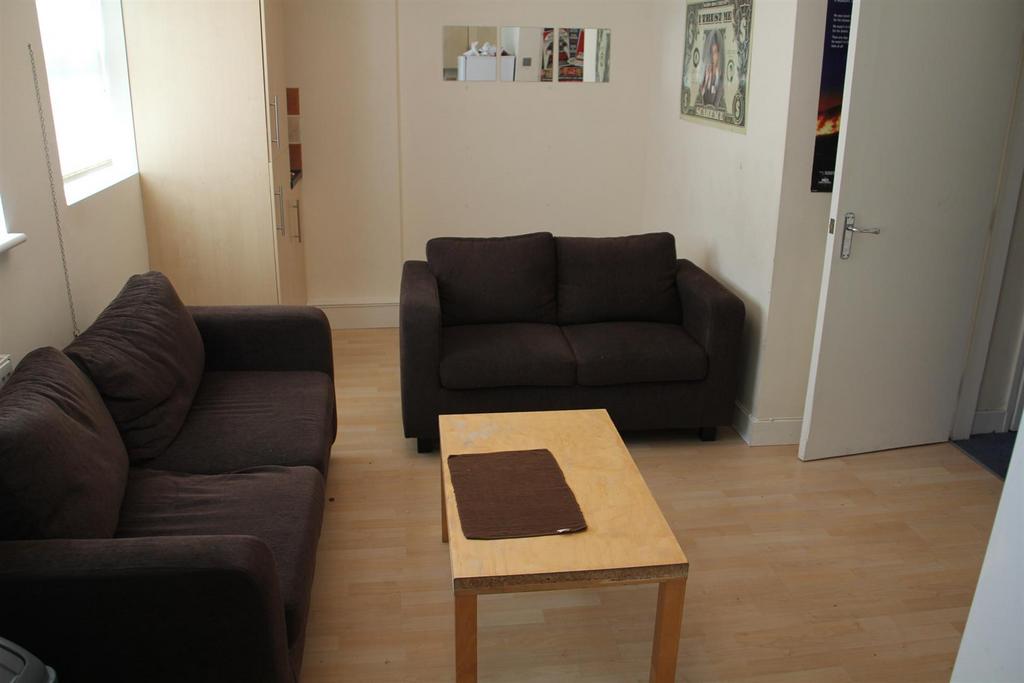 Headingley Rise, Welton Road, Leeds, LS6 1EE 3 bed apartment to rent