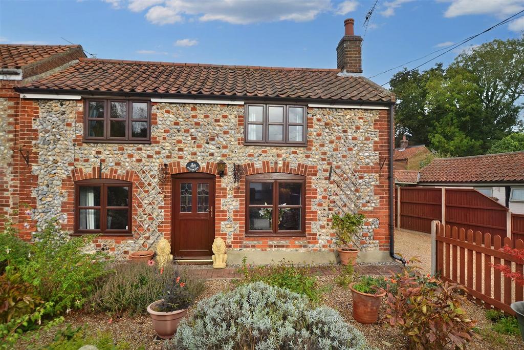 Staithe Road, Hickling, Norwich 2 bed cottage for sale £325,000