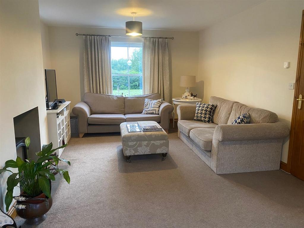 Beech House, Scrayingham 4 bed detached house £1,600 pcm (£369 pw)