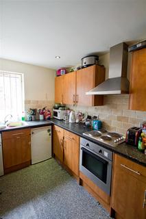 5 bedroom apartment to rent, Headingley Rise, Hyde Park, LS6