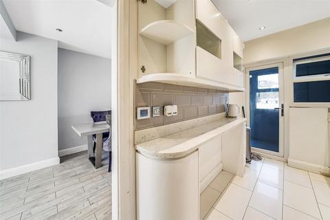 51 Epping Way, London, E4 7PG