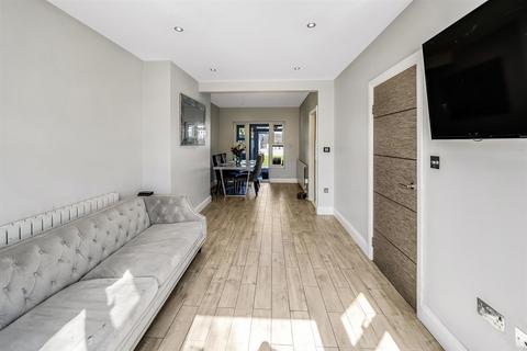 51 Epping Way, London, E4 7PG