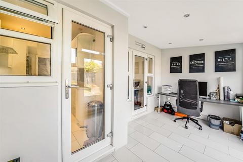 51 Epping Way, London, E4 7PG