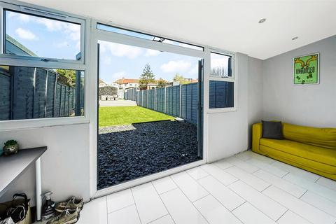 51 Epping Way, London, E4 7PG