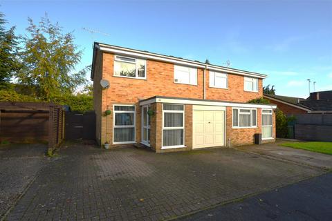 3 bedroom semi-detached house for sale - Holland Gardens, Fleet GU51