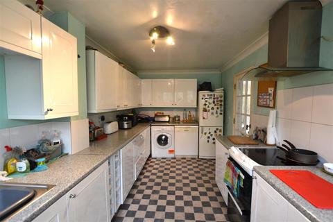 3 bedroom semi-detached house for sale - Holland Gardens, Fleet GU51