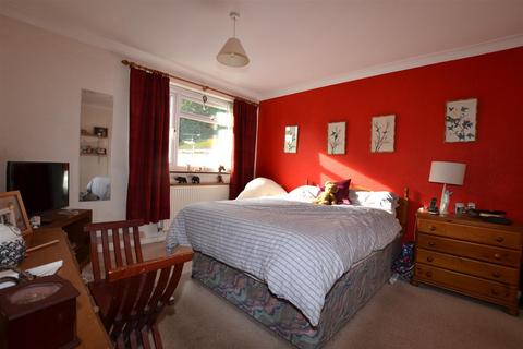 3 bedroom semi-detached house for sale - Holland Gardens, Fleet GU51