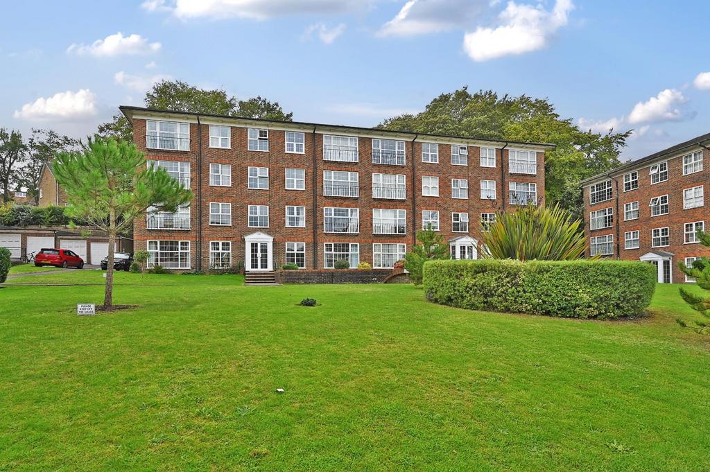 23 regency court bn1 (14).jpg