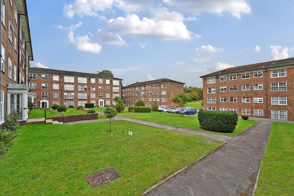 23 regency court bn1 (16).jpg
