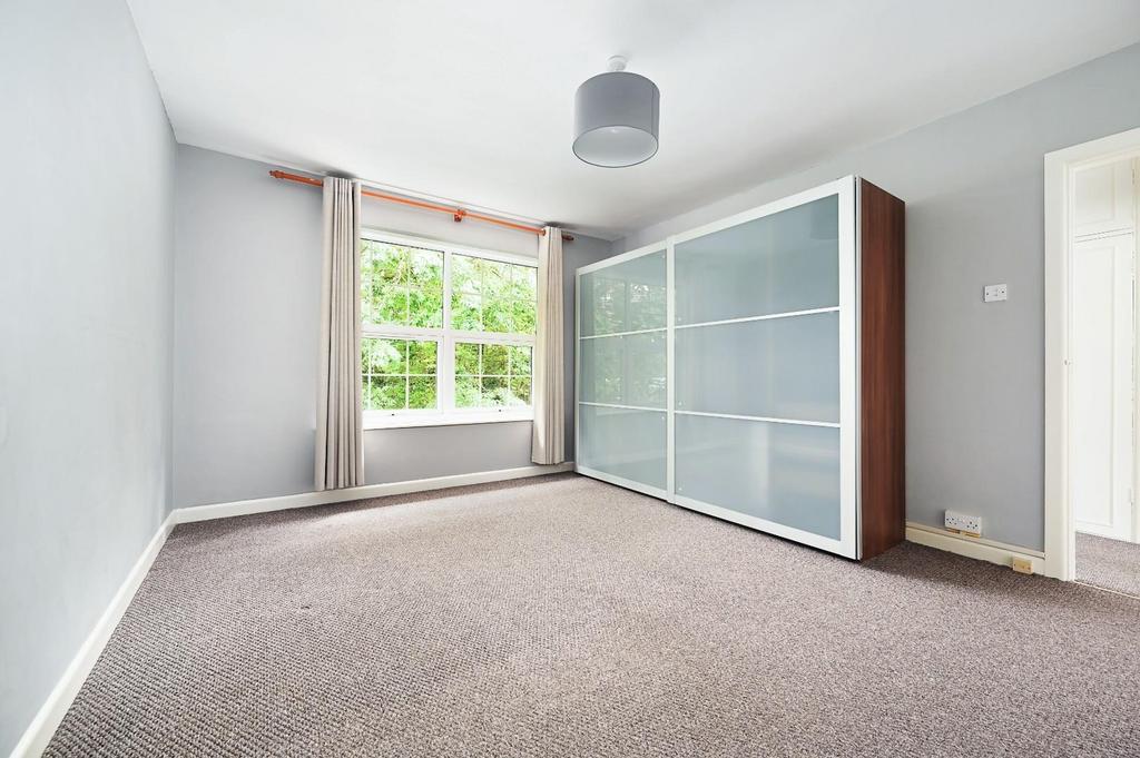 23 regency court bn1 (8).jpg