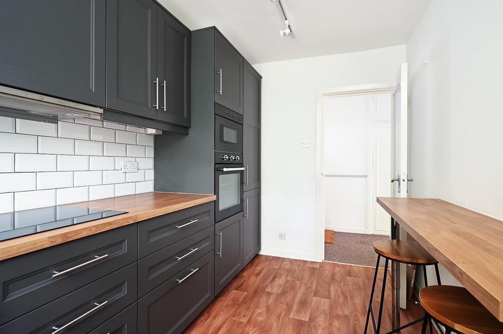 23 regency court bn1 (2).jpg
