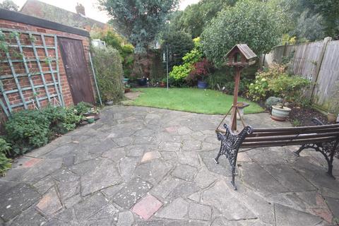 60 Rolleston Avenue, Petts Wood, Orpington, BR5 1AL