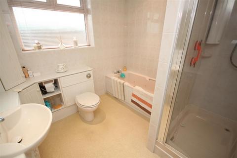 60 Rolleston Avenue, Petts Wood, Orpington, BR5 1AL