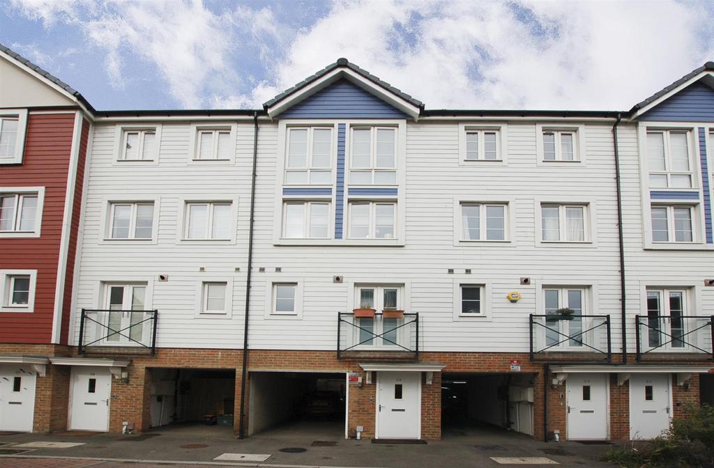 Crabapple Road, Tonbridge 4 bed terraced house £450,000