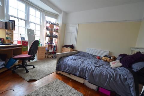 3 bedroom flat to rent - Hagley Court, Edgbaston, Birmingham B16