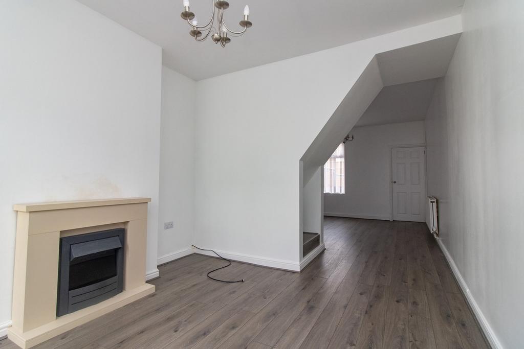 Danvers Road, Leicester, LE3 2 bed terraced house for sale £180,000
