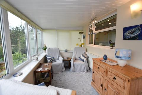 8 Warwick Avenue, Illogan, Redruth, TR16 4DZ