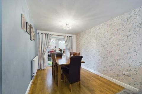 53 Hawk Close, Abbeydale, Gloucester, GL4 4WE