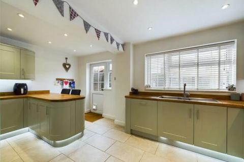 53 Hawk Close, Abbeydale, Gloucester, GL4 4WE