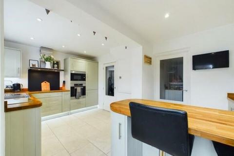 53 Hawk Close, Abbeydale, Gloucester, GL4 4WE