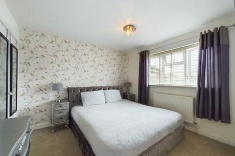 53 Hawk Close, Abbeydale, Gloucester, GL4 4WE