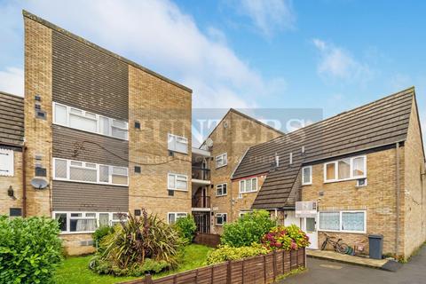 49 Midsummer Avenue, Hounslow, TW4 5AY