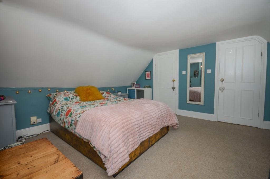 Bedroom 1.jpg