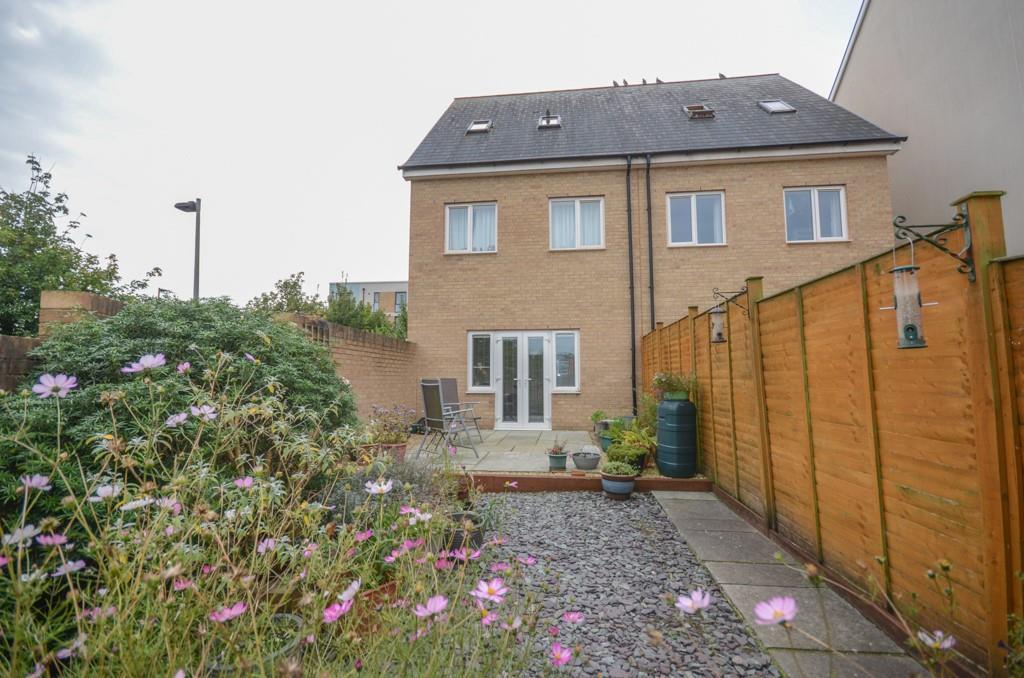 Rear garden pic 2.jpg