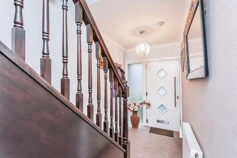 75 Billingbauk Drive, Leeds, LS13 4RX