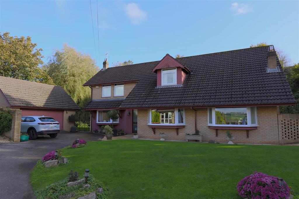 Fox Hollows, Maendy, Nr Cowbridge, Vale Of CF71 7TS 4 bed detached house for sale £