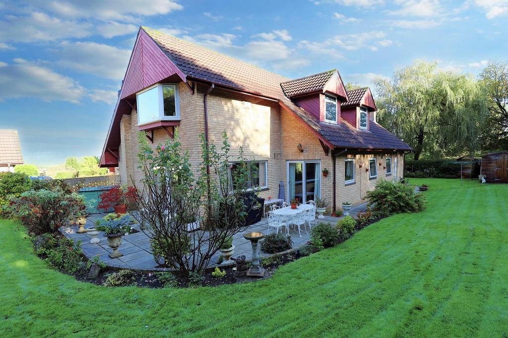 Fox Hollows, Maendy, Nr Cowbridge, Vale Of CF71 7TS 4 bed
