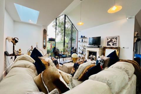 3 bedroom detached bungalow for sale - Ravens Court, The Street, Kennington, TN24