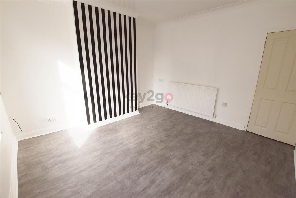 Barlborough Road, Clowne, Chesterfield, S43 2 bed terraced house for