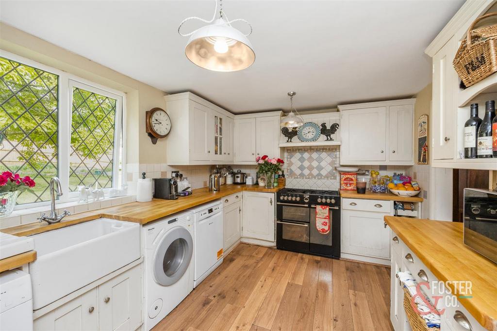 Cobbald Station Road 011.jpg