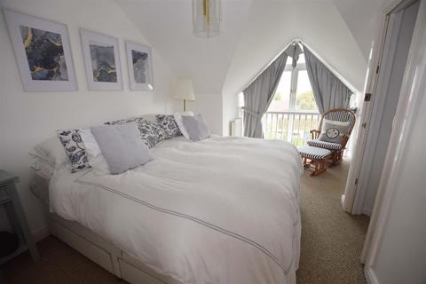 10 Ashurst Place, Rainham, Gillingham, ME8 7JA