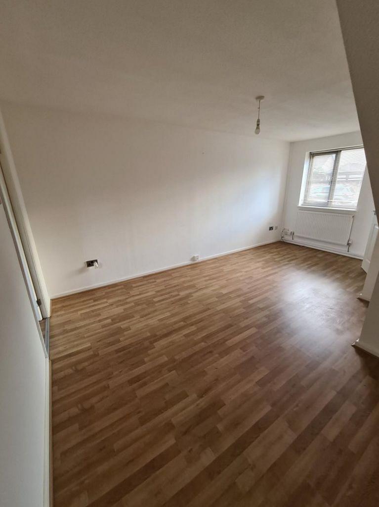 Harvey Crescent, Port Talbot, SA12 6DG 2 bed house to rent £750 pcm