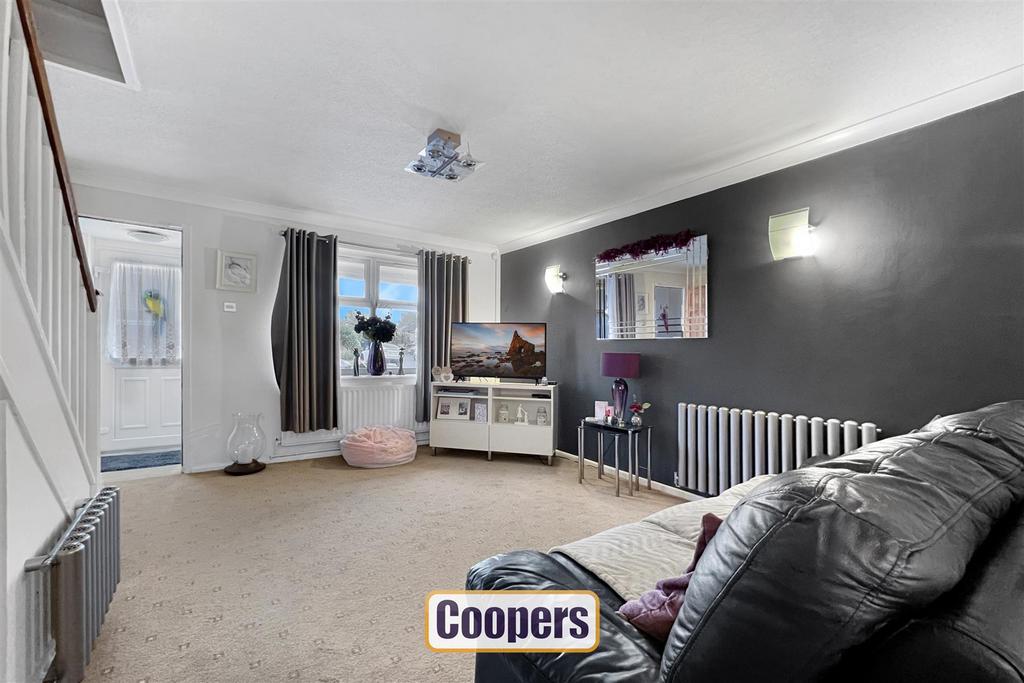 Launceston Drive, Horestone Grange... 3 bed semidetached house £
